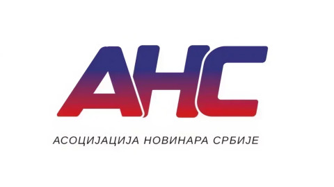 АНС: Каменицама на полицију и новинаре – је ли и то „борба за слободу”?